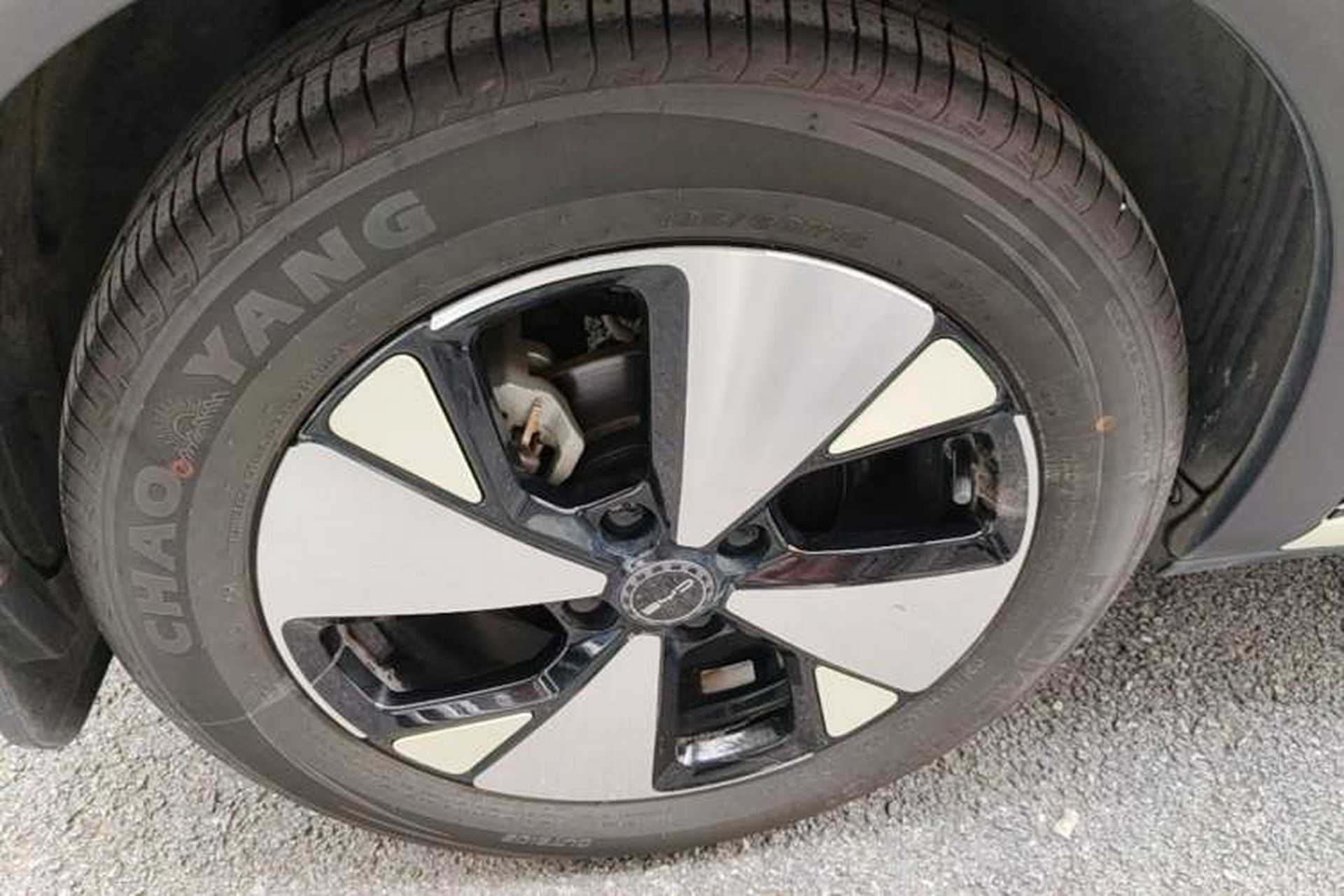 Used BYD Dolphin 2023 420 km Fashion Edition Right Rear Wheel Hub