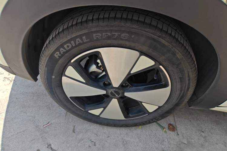 Used BYD Dolphin 2023 420 km Fashion Edition Right Rear Wheel Hub