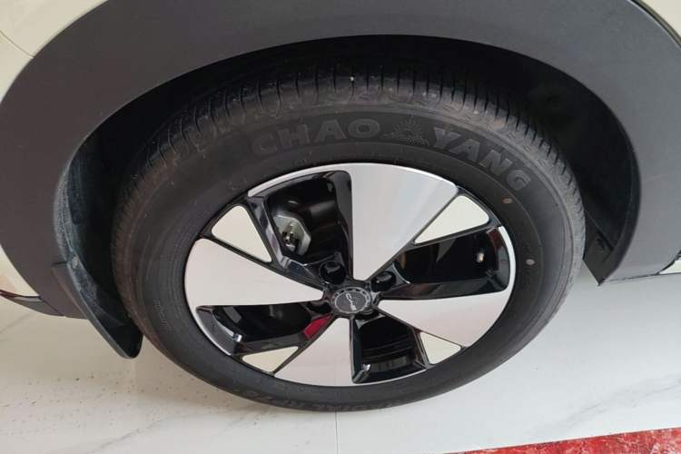 Used BYD Dolphin 2023 420 km Free Version Right Rear Wheel Hub
