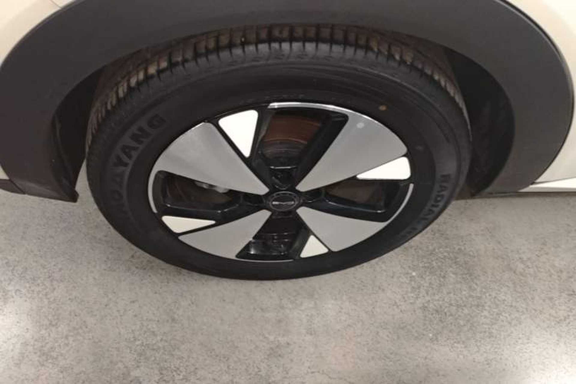 Used BYD Dolphin 2023 420 km Fashion Edition Right Rear Wheel Hub
