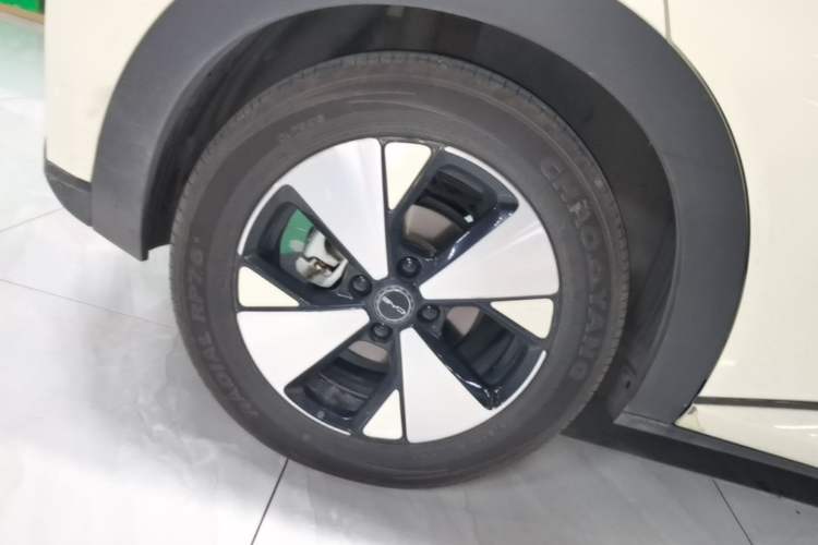 Used BYD Dolphin 2023 420 km Free Version Right Rear Wheel Hub