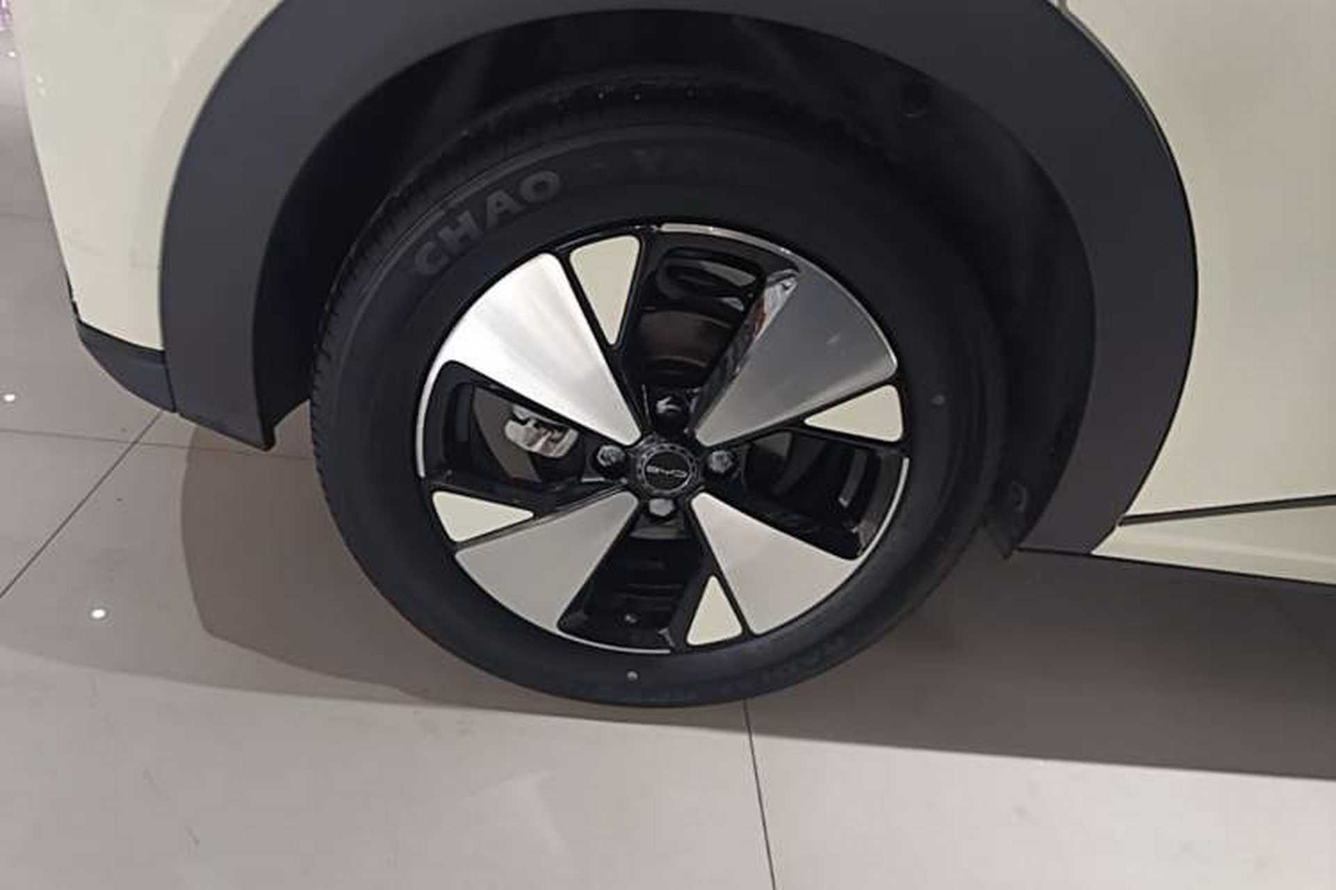 Used BYD Dolphin 2023 420 km Fashion Edition Right Rear Wheel Hub