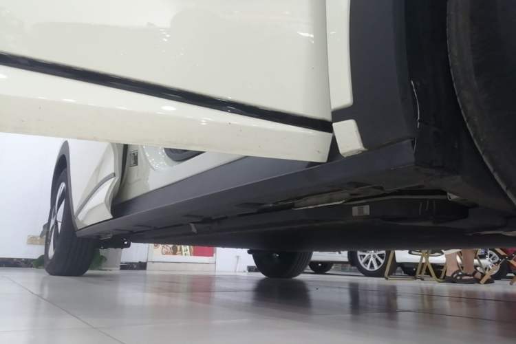 Used BYD Dolphin 2023 420 km Fashion Edition Right Side Sill