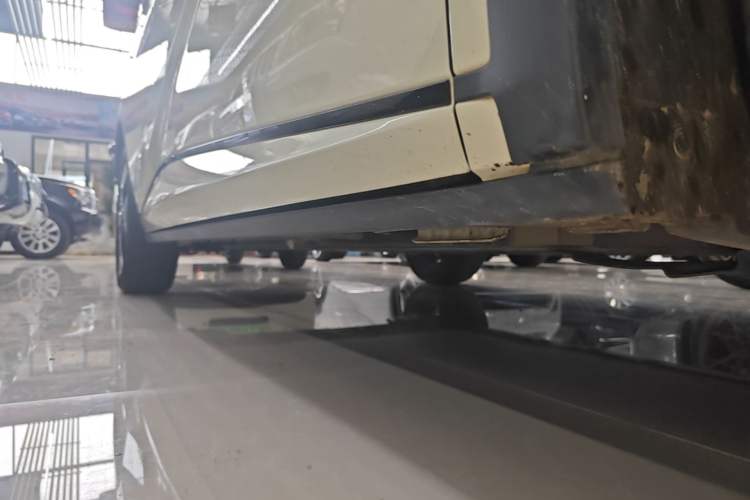 Used BYD Dolphin 2023 420 km Fashion Edition Right Side Sill