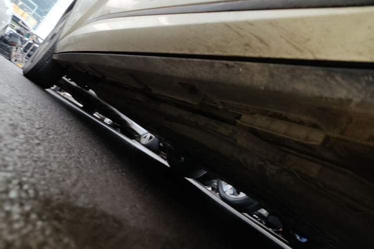 Used BYD Dolphin 2023 420 km Fashion Edition Right Side Sill