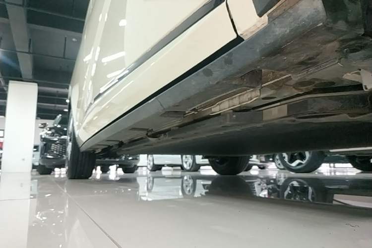 Used BYD Dolphin 2023 420 km Fashion Edition Right Side Sill