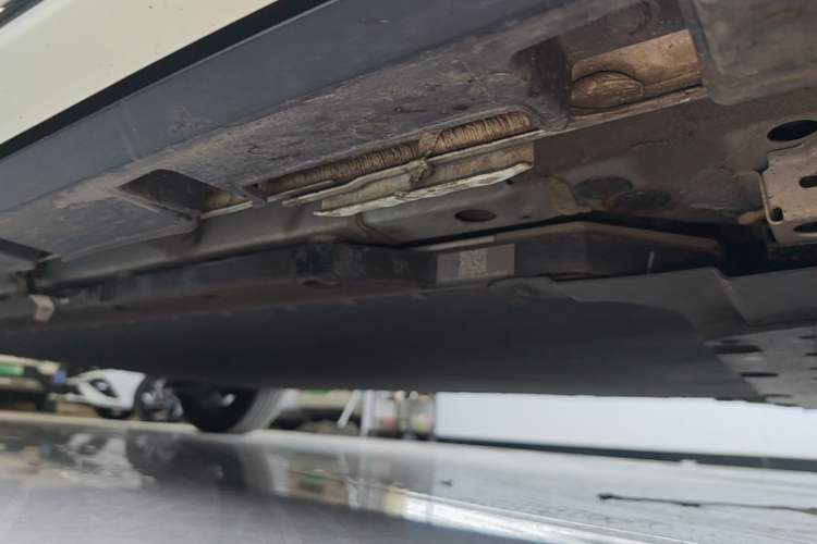 Used BYD Dolphin 2023 420 km Fashion Edition Right Side Sill