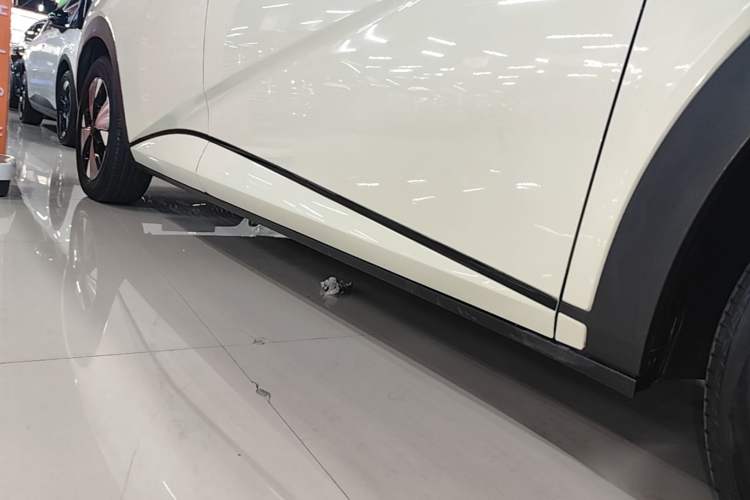 Used BYD Dolphin 2023 420 km Free Version Right Side Sill