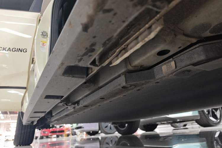 Used BYD Dolphin 2023 420 km Free Version Right Side Sill