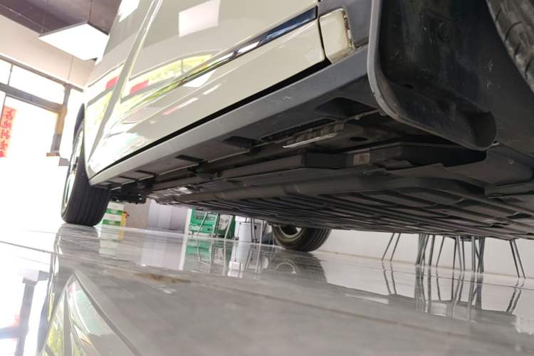 Used BYD Dolphin 2023 420 km Fashion Edition Right Side Sill