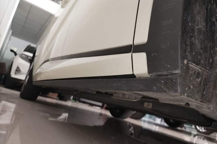 Used BYD Dolphin 2023 420 km Free Version Right Side Sill