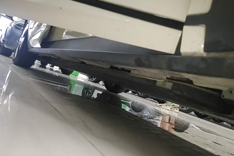 Used BYD Dolphin 2023 420 km Fashion Edition Right Side Sill