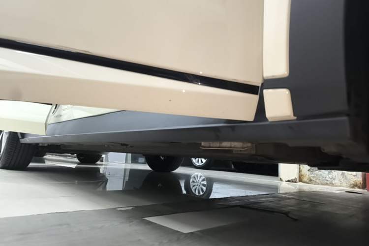 Used BYD Dolphin 2023 420 km Fashion Edition Right Side Sill