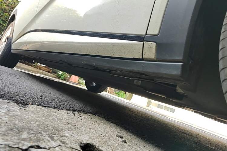 Used BYD Dolphin 2023 420 km Fashion Edition Right Side Sill