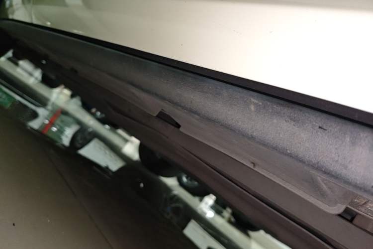 Used BYD Dolphin 2023 420 km Fashion Edition Right Side Sill