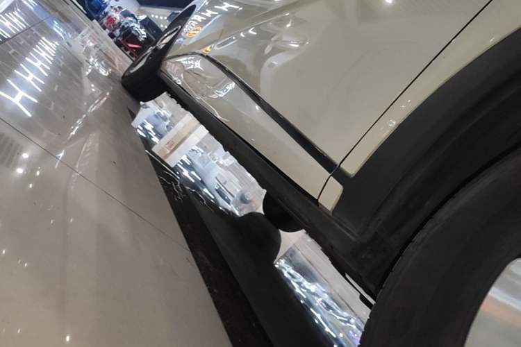 Used BYD Dolphin 2023 420 km Fashion Edition Right Side Sill