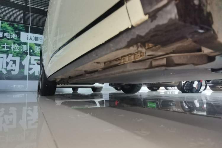 Used BYD Dolphin 2023 420 km Fashion Edition Right Side Sill