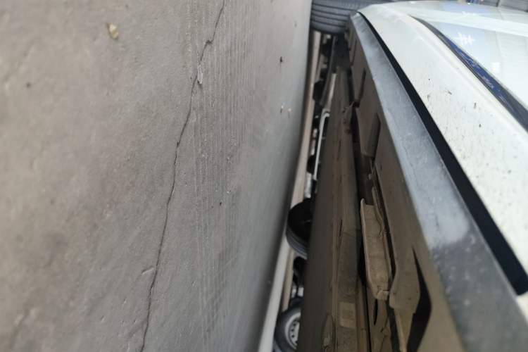Used BYD Dolphin 2023 420 km Free Version Right Side Sill