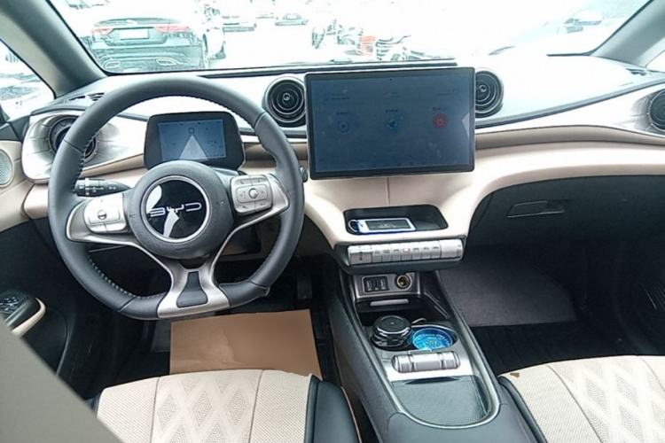 Used BYD Dolphin 2023 420 km Free Version Steering Wheel