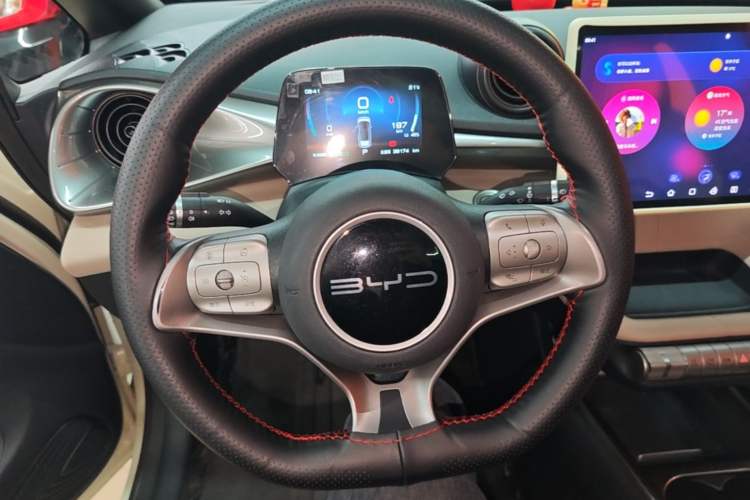 Used BYD Dolphin 2023 420 km Fashion Edition Steering Wheel