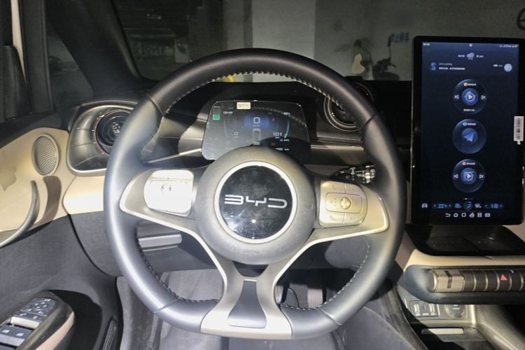 Used BYD Dolphin 2023 420 km Fashion Edition Steering Wheel