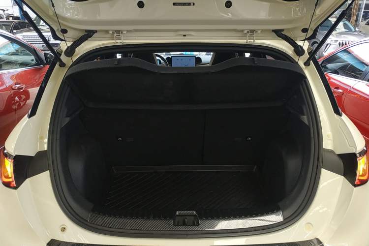 Used BYD Dolphin 2023 420 km Fashion Edition Trunk