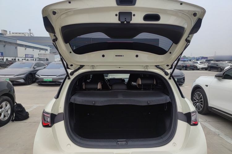 Used BYD Dolphin 2023 420 km Free Version Trunk