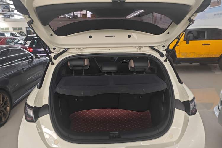 Used BYD Dolphin 2023 420 km Fashion Edition Trunk