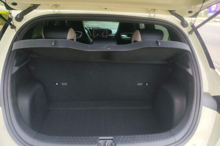 Used BYD Dolphin 2023 420 km Free Version Trunk