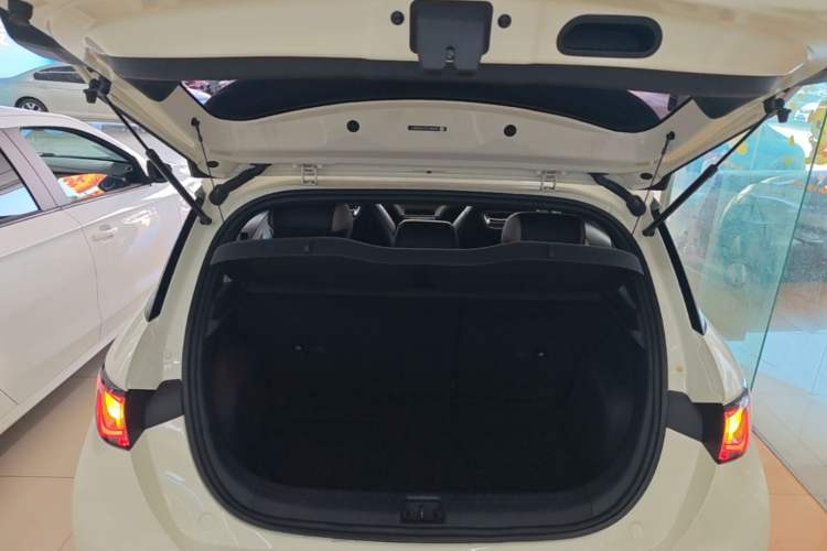 Used BYD Dolphin 2023 420 km Fashion Edition Trunk
