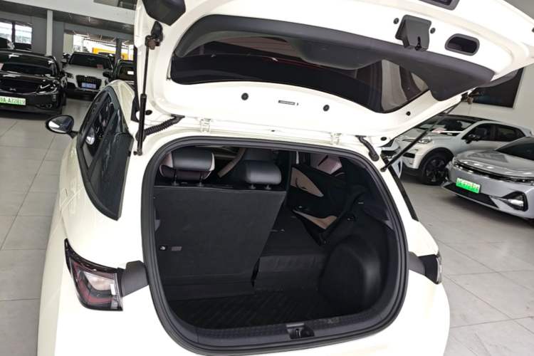 Used BYD Dolphin 2023 420 km Fashion Edition Trunk