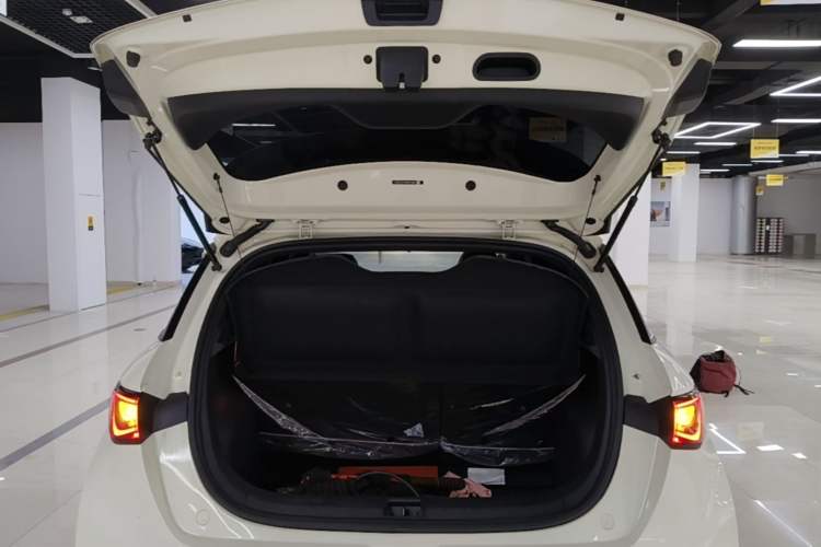 Used BYD Dolphin 2023 420 km Fashion Edition Trunk