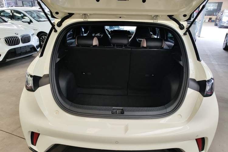 Used BYD Dolphin 2023 420 km Fashion Edition Trunk