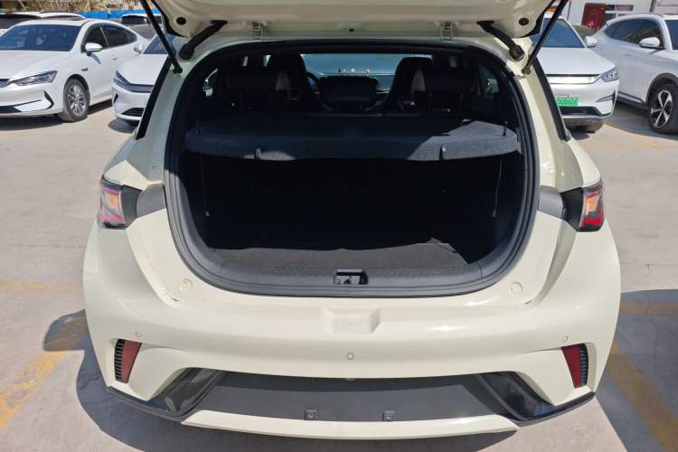 Used BYD Dolphin 2023 420 km Fashion Edition Trunk