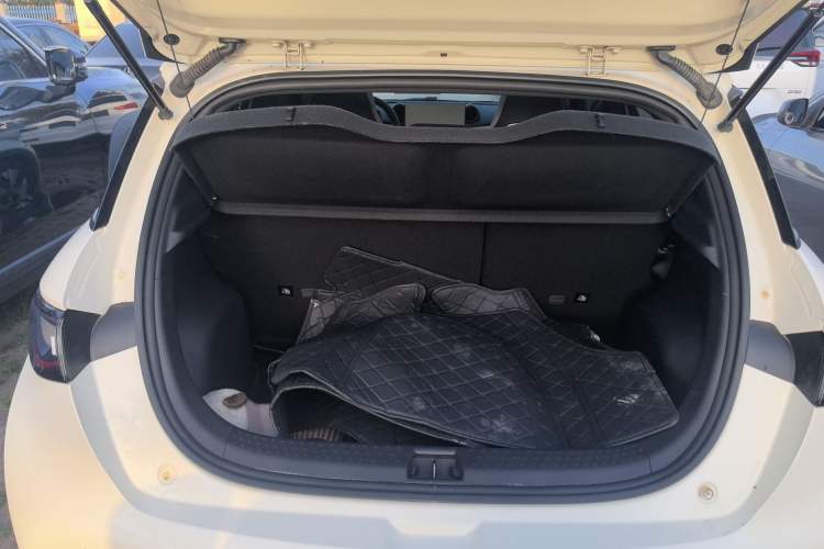 Used BYD Dolphin 2023 420 km Fashion Edition Trunk