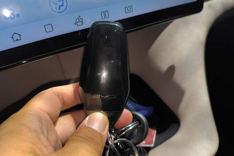 Used BYD Dolphin 2023 420 km Fashion Edition Vehicle Key