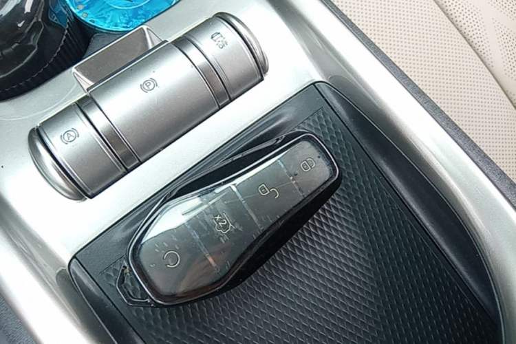 Used BYD Dolphin 2023 420 km Free Version Vehicle Key