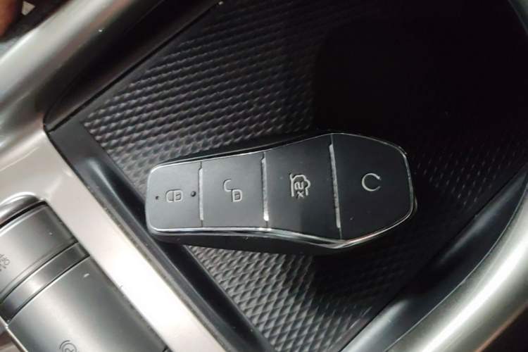 Used BYD Dolphin 2023 420 km Free Version Vehicle Key