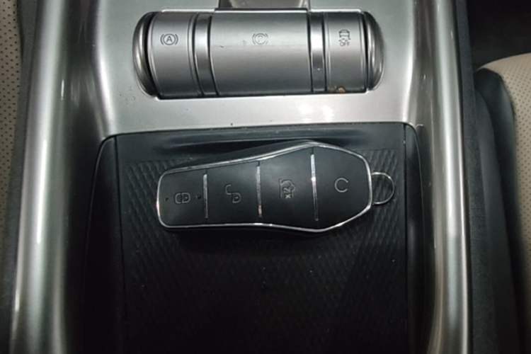 Used BYD Dolphin 2023 420 km Free Version Vehicle Key