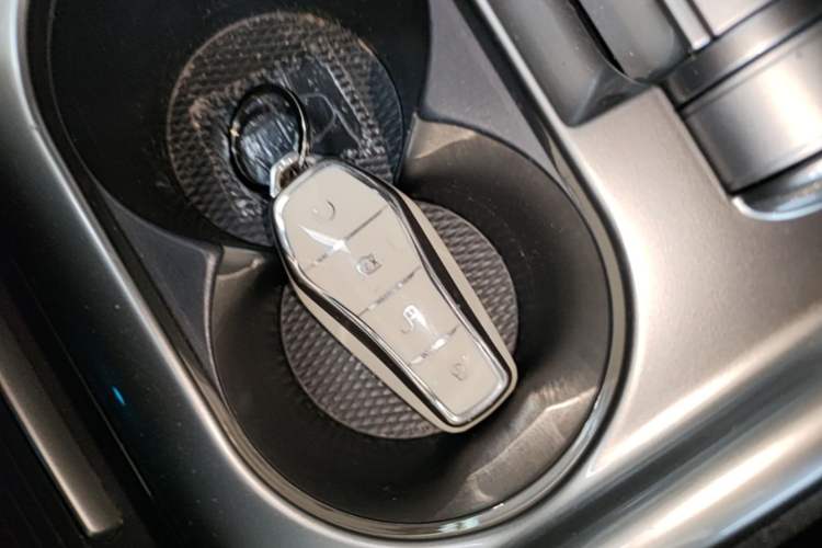 Used BYD Dolphin 2023 420 km Free Version Vehicle Key