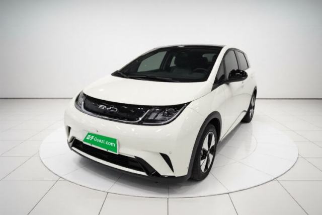 Ojetý BYD Dolphin 2023 420 km Fashion Edition