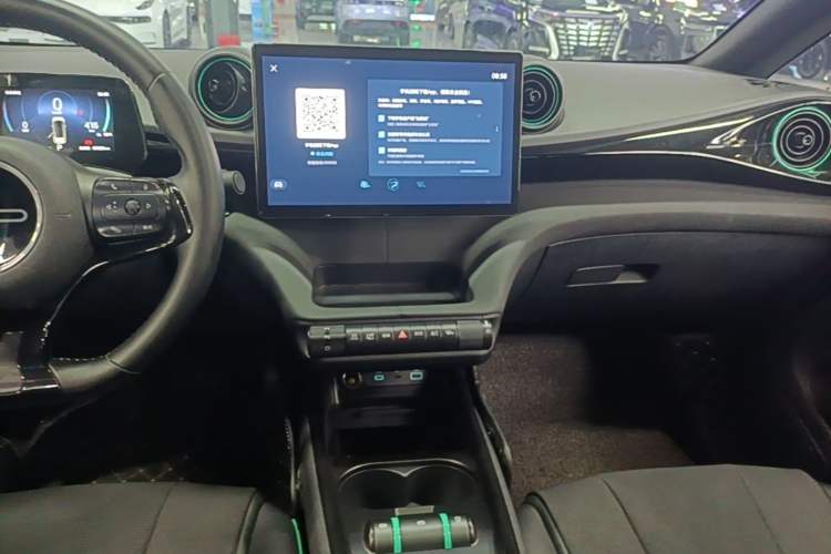 Used BYD Dolphin 2024 Honor Edition 420km Fashion Version Audio And AC Panel