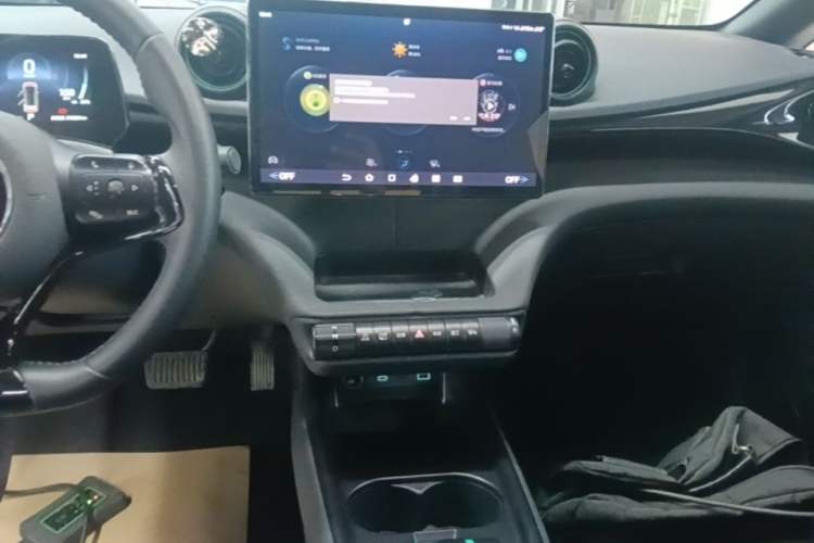 Used BYD Dolphin 2024 Honor Edition 420km Freedom Version Audio And AC Panel