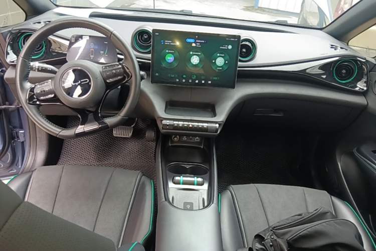 Used BYD Dolphin 2024 Honor Edition 420km Fashion Version Center Console