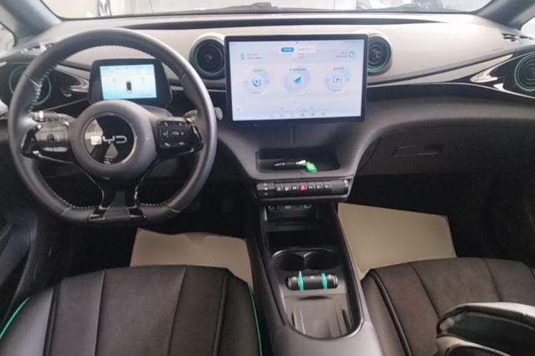 Used BYD Dolphin 2024 Honor Edition 401km Knight Edition Center Console