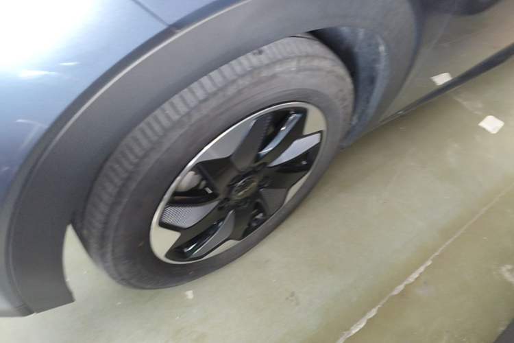 Used BYD Dolphin 2024 Honor Edition 420km Fashion Version Left Front Wheel Hub