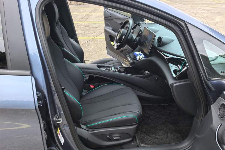 Used BYD Dolphin 2024 Honor Edition 420km Fashion Version Right Front Seat