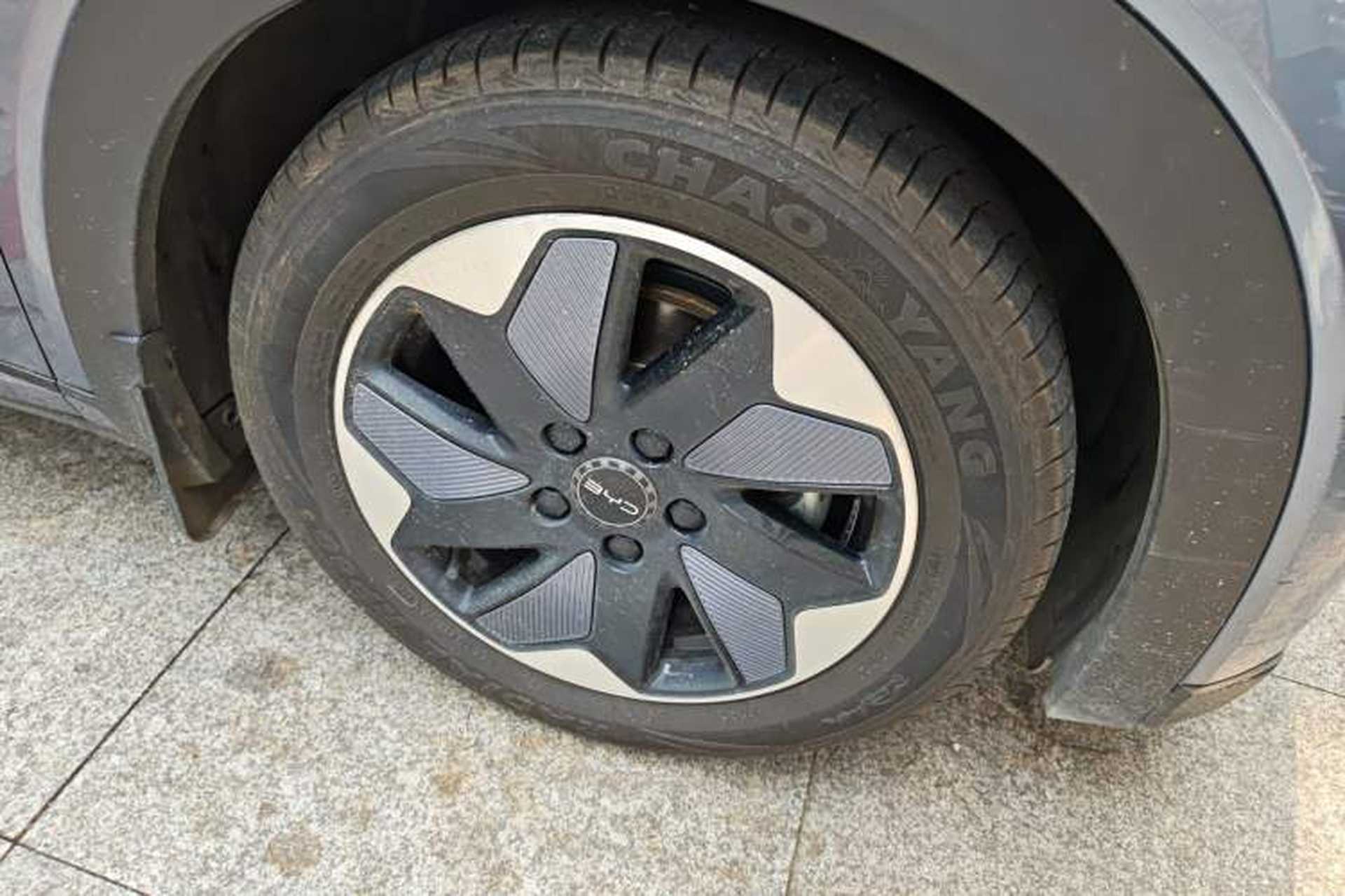 Used BYD Dolphin 2024 Honor Edition 420km Freedom Version Right Front Wheel Hub