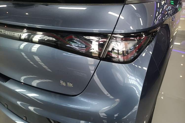 Used BYD Dolphin 2024 Honor Edition 420km Fashion Version Right Rear Taillight