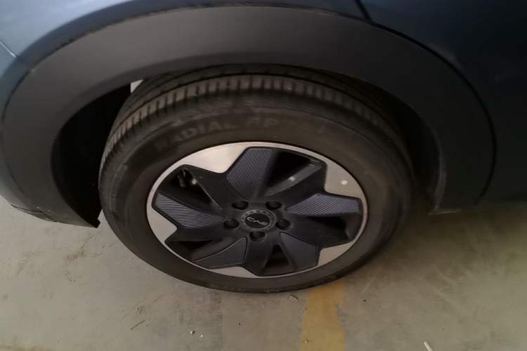 Used BYD Dolphin 2024 Honor Edition 420km Fashion Version Right Rear Wheel Hub